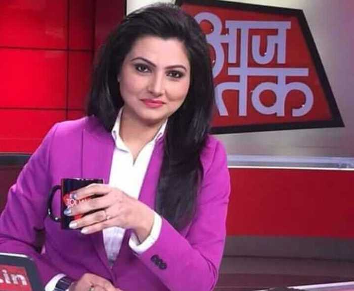 Chitra Tripathi Indian Journalist Wiki ,Bio, Profile, Unknown Facts and Family Details revealed