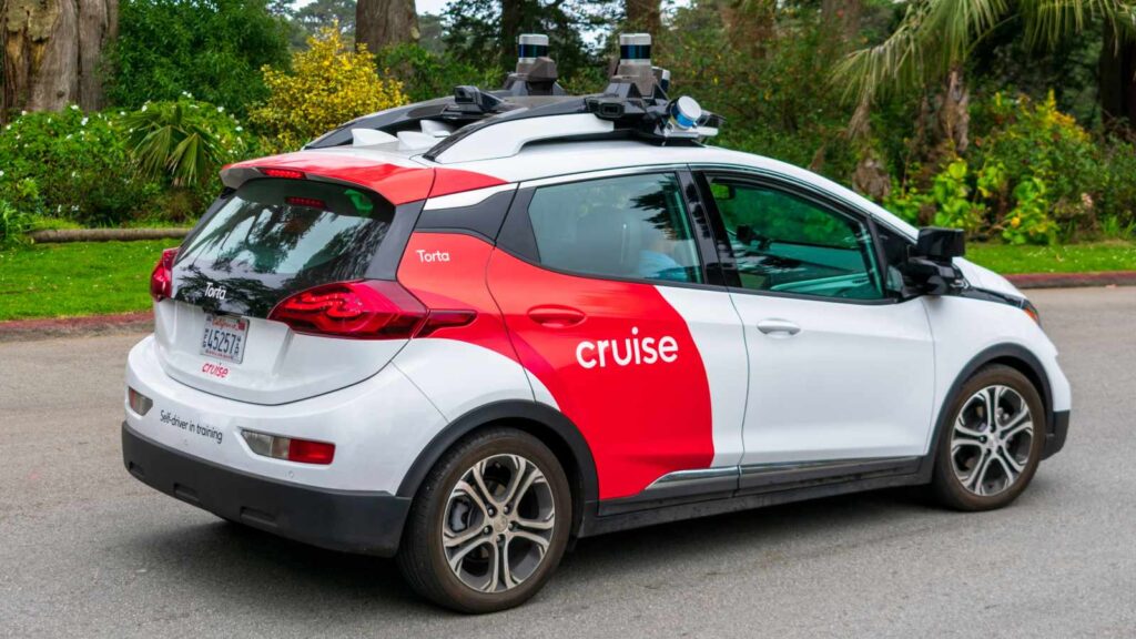 GM’s Cruise brings self-driving car rides to the public in San Francisco