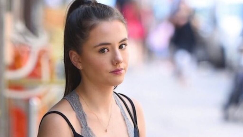 Lily Mo Sheen Net Worth 2023